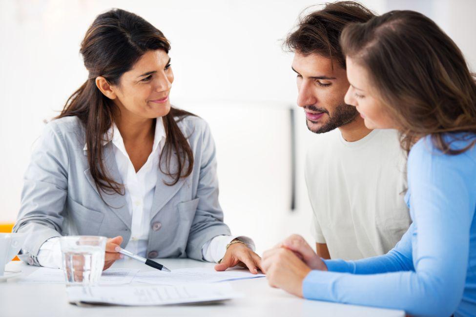 hombre mujer oficina servicios instituciones gubernamentales cash hombre mujer oficina servicios instituciones gubernamentales cash