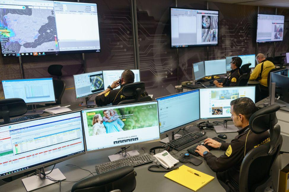 sala de control de cámaras de vigilancia