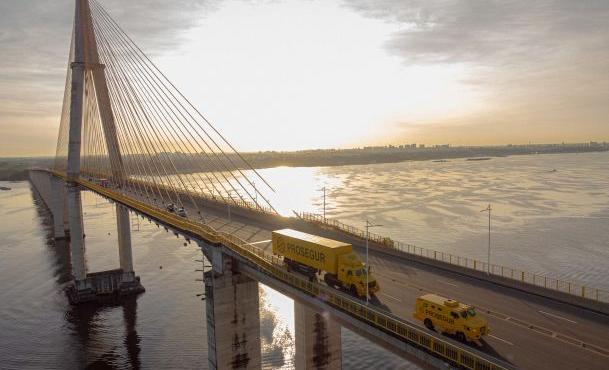 Efectivo y pagos digitales conviven en Ecuador: cuatro de cada diez transacciones aún se realizan con dinero físico